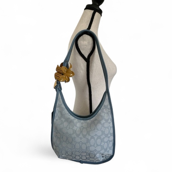 Ergo Shoulder Bag In Signature Jacquard - Picture 2 of 6